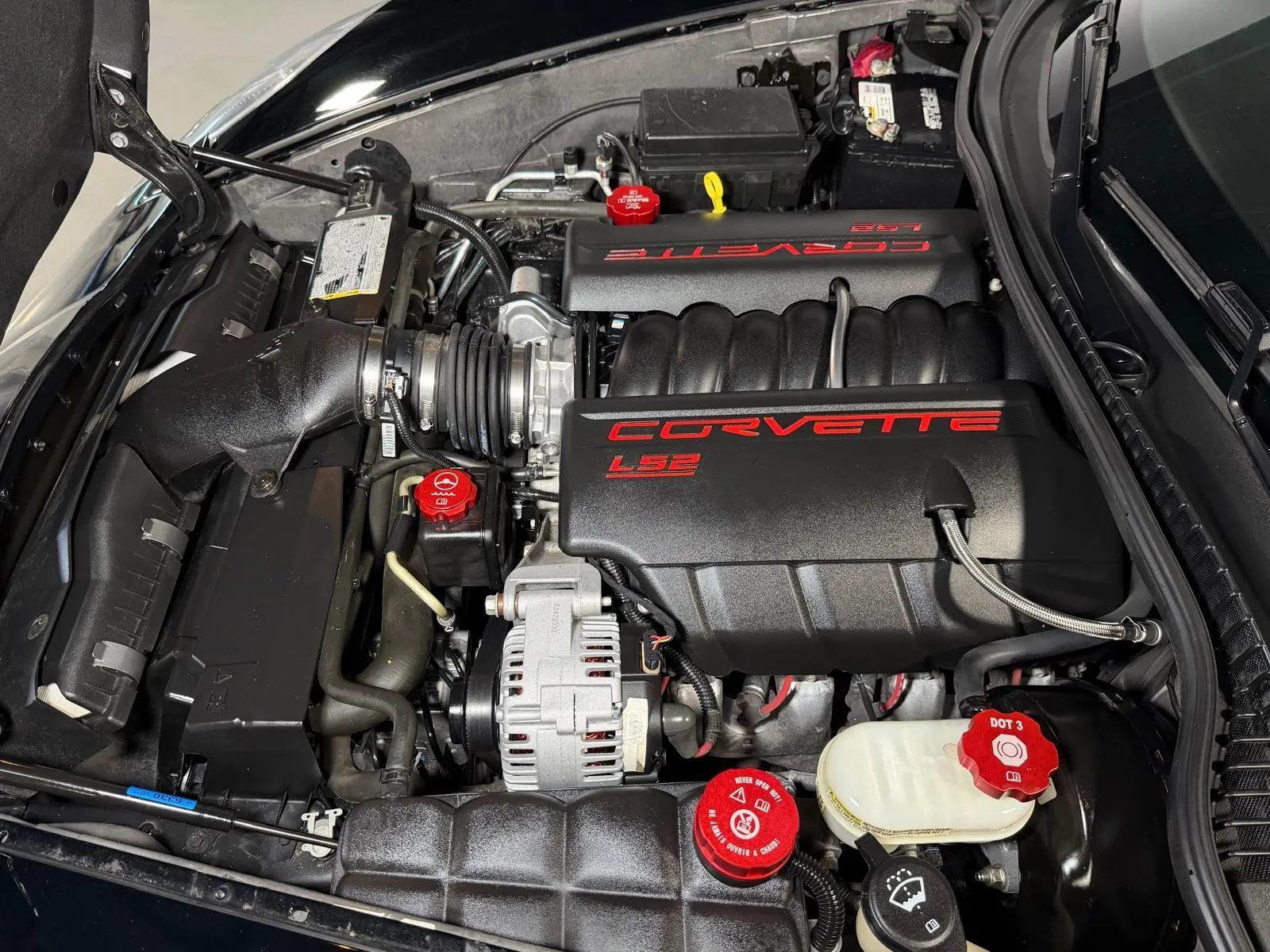 Used 2005 Chevrolet Corvette Coupe w/ Preferred Equipment Group RWD image 8