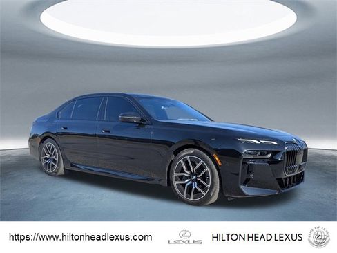 Used 2025 BMW 740i image 1