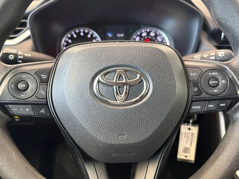 Used 2021 Toyota RAV4 LE FWD image 34