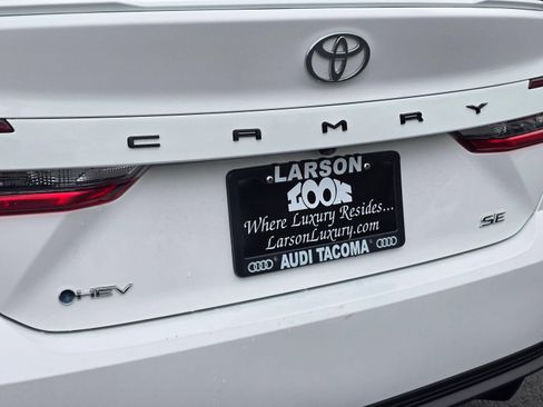Used 2025 Toyota Camry SE FWD image 29