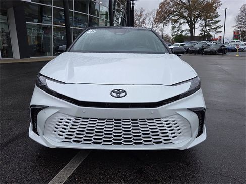 Used 2025 Toyota Camry XSE image 8