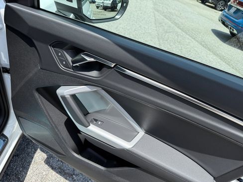 New 2025 Audi Q3 2.0T Premium image 31