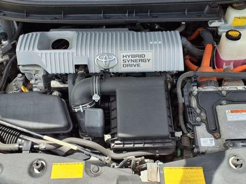 Used 2012 Toyota Prius V Five FWD image 33