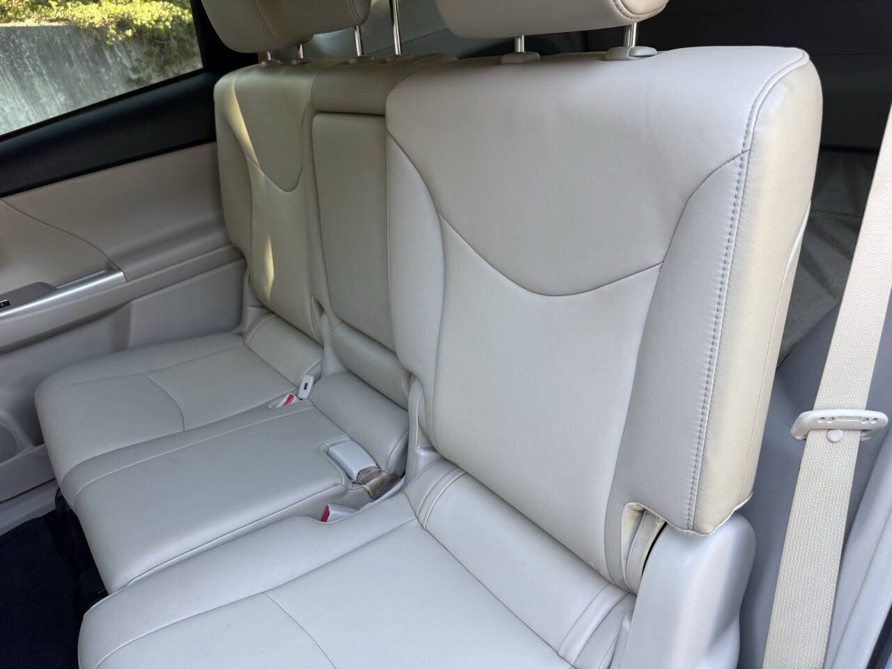 Used 2012 Toyota Prius V Five FWD image 18