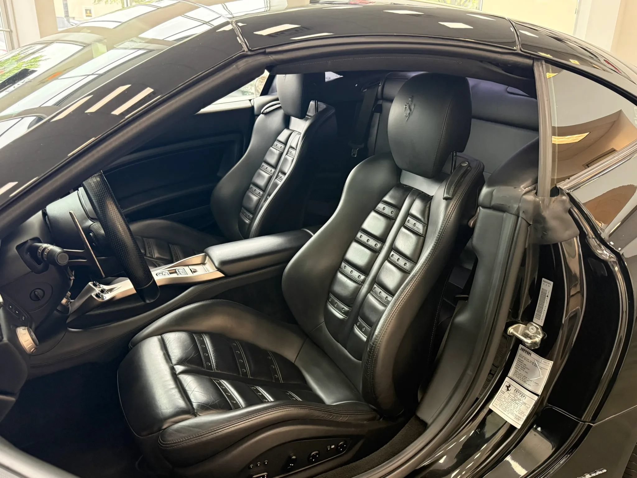 Used 2010 Ferrari California RWD image 23