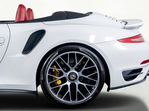 Used 2016 Porsche 911 Turbo S image 14