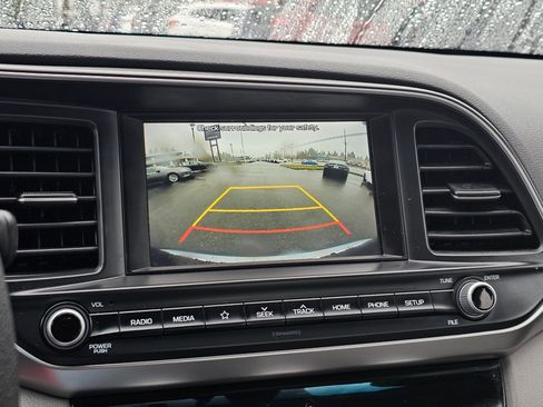 Used 2019 Hyundai Elantra SEL image 26