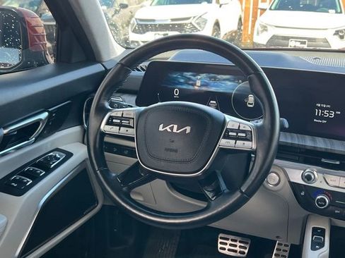 Used 2023 Kia Telluride SX Prestige image 9
