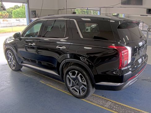 Used 2024 Hyundai Palisade Limited FWD image 6