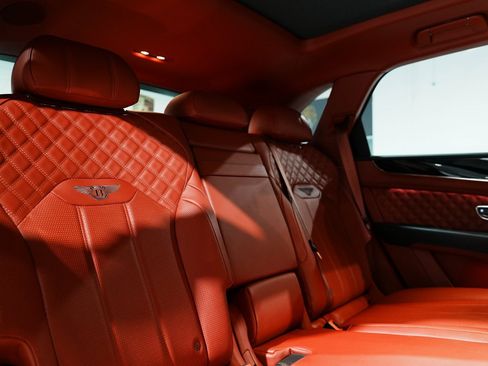 Used 2022 Bentley Bentayga Speed image 32