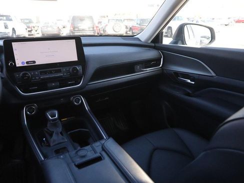 Certified 2025 Toyota Grand Highlander AWD image 26