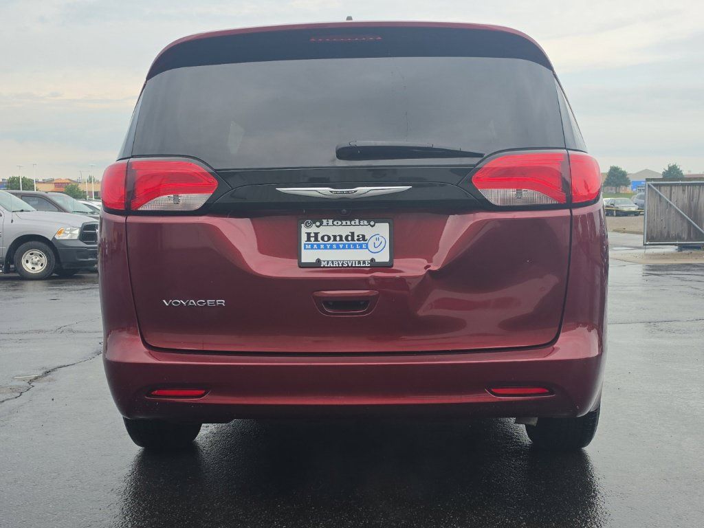 Used 2023 Chrysler Voyager LX FWD image 6