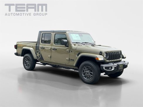 New 2025 Jeep Gladiator Sport image 1