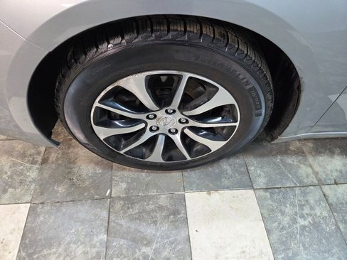 Used 2017 Acura TLX w/ Technology Package image 28