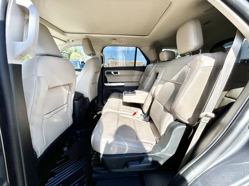 Used 2023 Ford Explorer XLT w/ Equipment Group 202A image 38