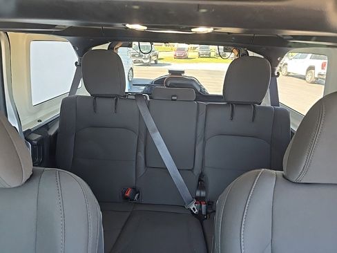 Used 2023 Jeep Wrangler Unlimited image 15