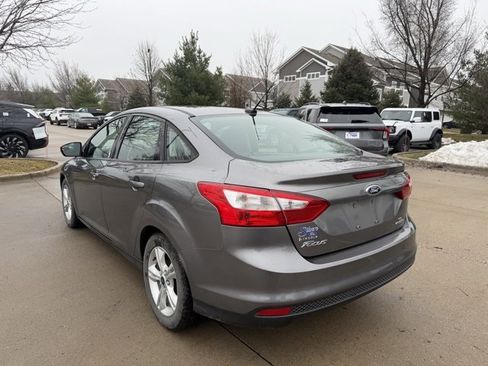 Used 2014 Ford Focus SE w/ SE Winter Package image 5