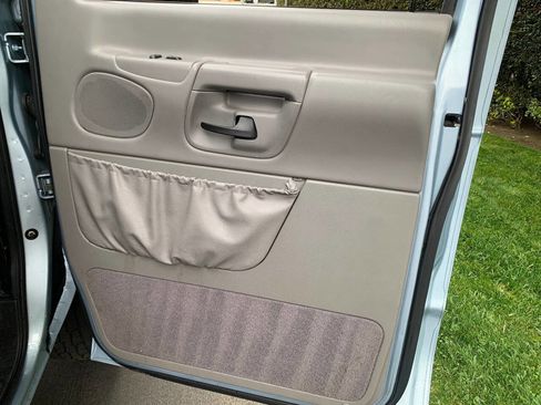 Used 1999 Ford E-350 and Econoline 350 XLT image 20