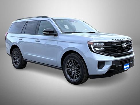 New 2027 Ford Expedition Platinum AWD/4WD image 3
