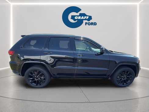 Used 2021 Jeep Grand Cherokee Laredo X AWD/4WD image 6