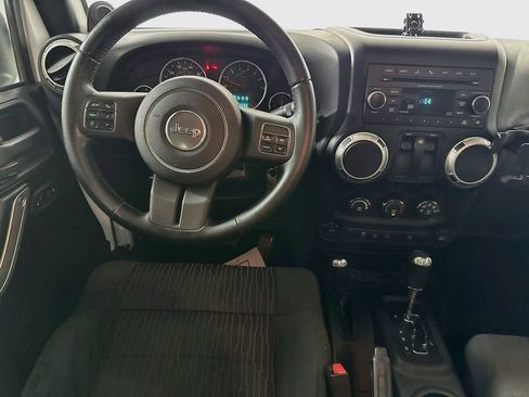 Used 2012 Jeep Wrangler Rubicon w/ PWR Convenience Group AWD/4WD image 25