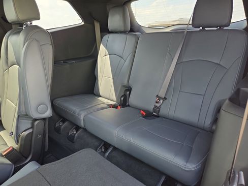 Used 2024 Buick Enclave Essence w/ Experience Buick Package FWD image 10
