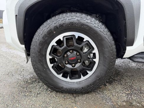 Used 2025 Toyota 4Runner TRD Off-Road AWD/4WD image 9