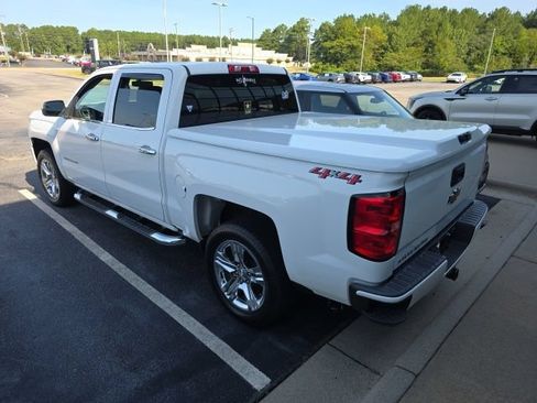 Used 2018 Chevrolet Silverado 1500 Custom w/ Custom Value Package AWD/4WD image 4