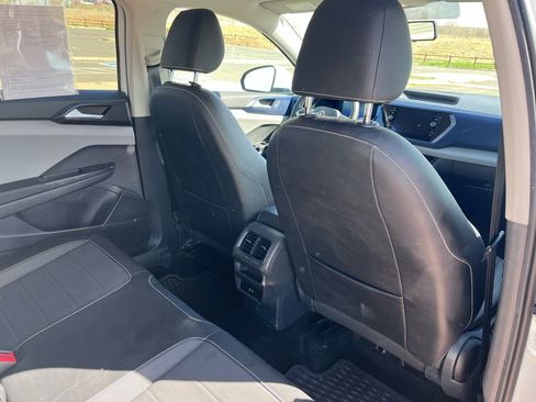 Used 2022 Volkswagen Taos SE image 22