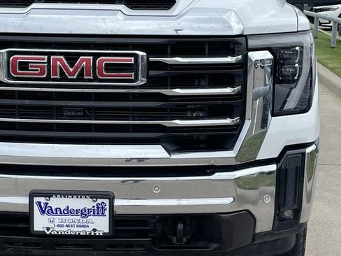 Used 2025 GMC Sierra 2500 SLT w/ SLT Convenience Package AWD/4WD image 8