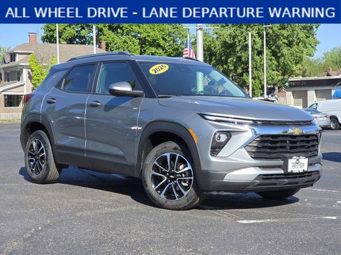 Used 2025 Chevrolet TrailBlazer LT AWD/4WD image 1