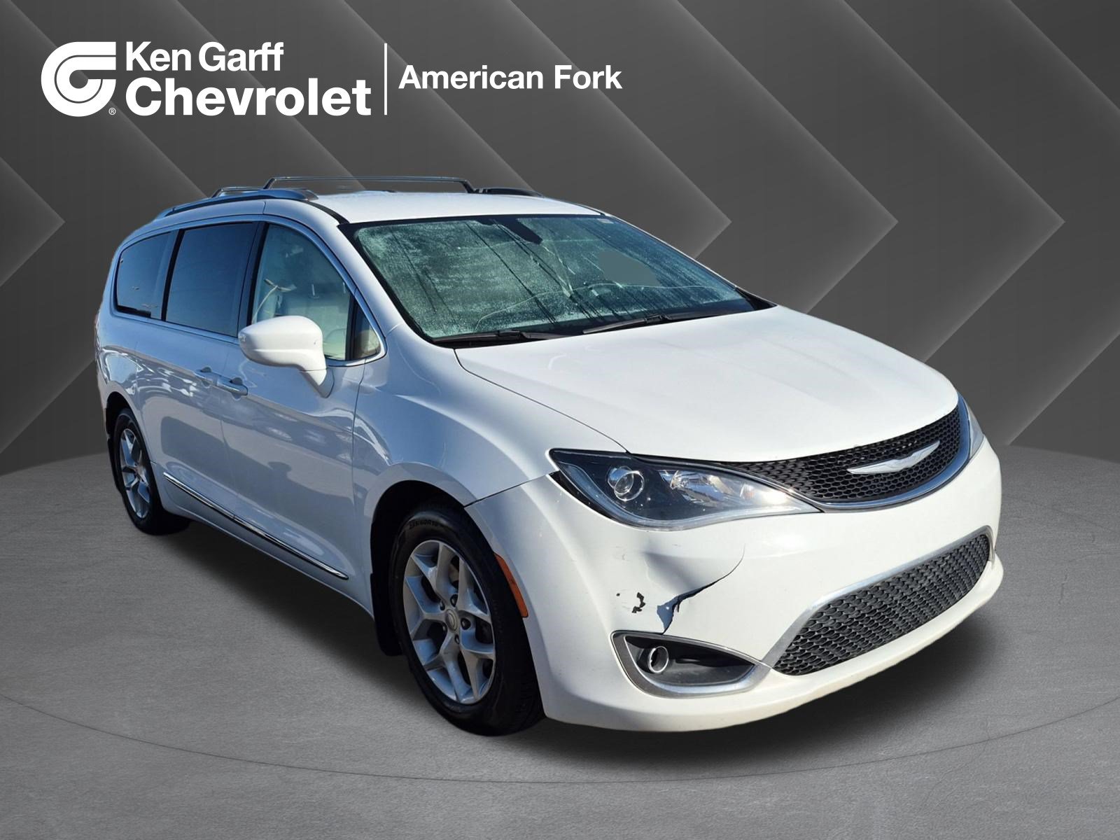 Used 2017 Chrysler Pacifica Touring-L Plus w/ Tire & Wheel Group FWD image 1
