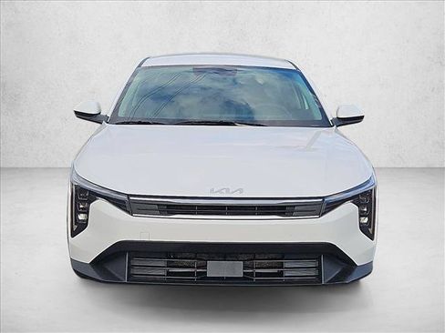 Used 2025 Kia K4 FWD image 2