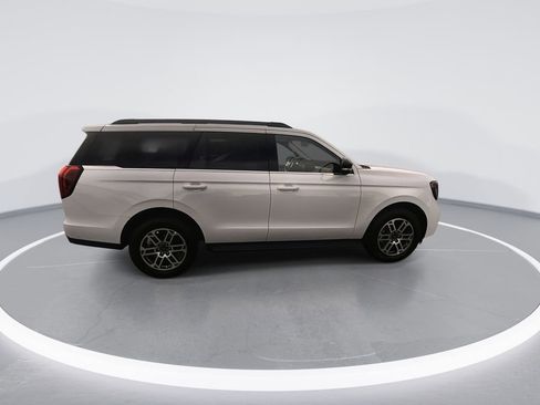 Used 2025 Ford Expedition Active image 9