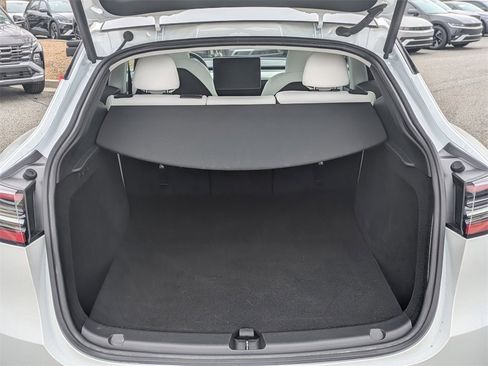 Used 2023 Tesla Model Y Long Range image 6