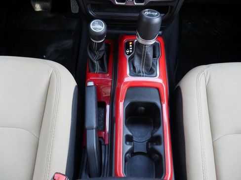 Used 2020 Jeep Wrangler Unlimited Sahara image 22