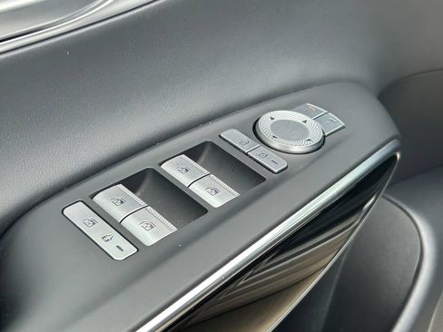 Used 2025 Genesis GV70 2.5T AWD/4WD image 22