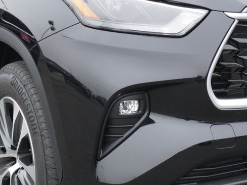 New 2026 Toyota Highlander XLE image 3