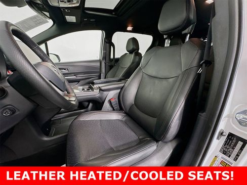 Certified 2025 Toyota Sienna Platinum image 10