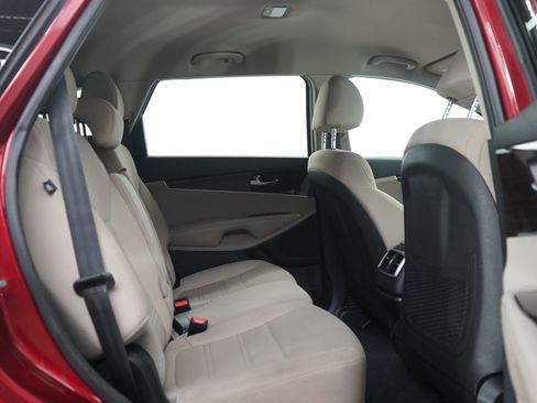 Used 2019 Kia Sorento AWD V6 image 13