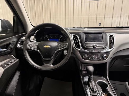 Used 2022 Chevrolet Equinox LS w/ LS Convenience Package image 29