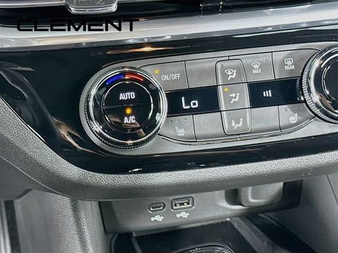 Used 2024 Buick Envista Sport Touring w/ Convenience I Package FWD image 23