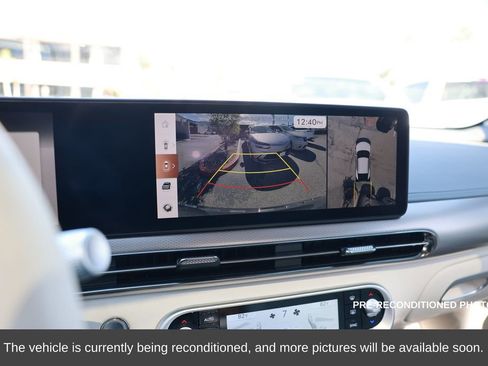 Used 2025 Genesis GV60 Advanced image 23