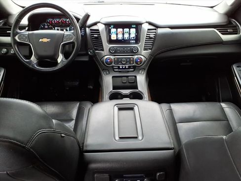 Used 2018 Chevrolet Suburban LT w/ LT Signature Package image 12