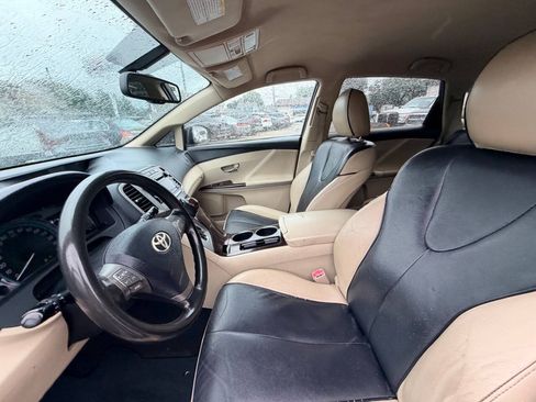 Used 2010 Toyota Venza AWD w/ Convenience Pkg image 34