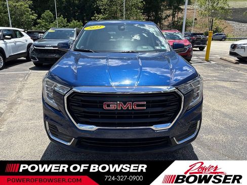 Used 2022 GMC Terrain SLE w/ LPO, Floor Liner Package AWD/4WD image 8