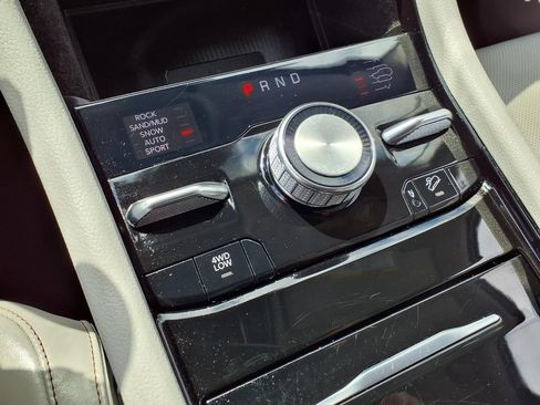 Used 2022 Jeep Grand Cherokee L Overland w/ Luxury Tech Group IV AWD/4WD image 11