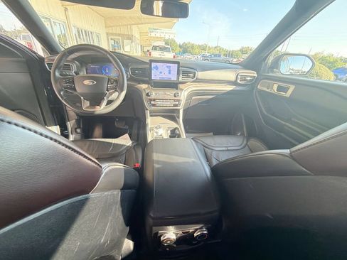 Used 2020 Ford Explorer Platinum AWD/4WD image 11
