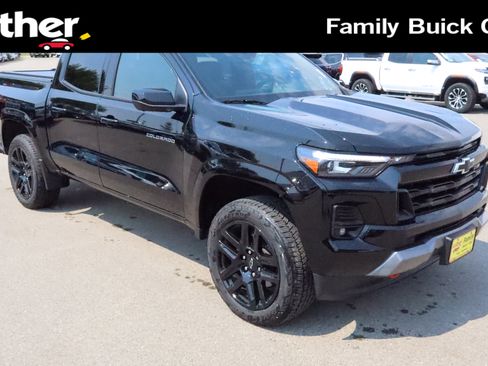 Used 2025 Chevrolet Colorado Z71 w/ Technology Package AWD/4WD image 1