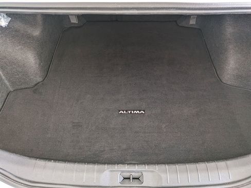 Used 2025 Nissan Altima 2.5 SV FWD image 7